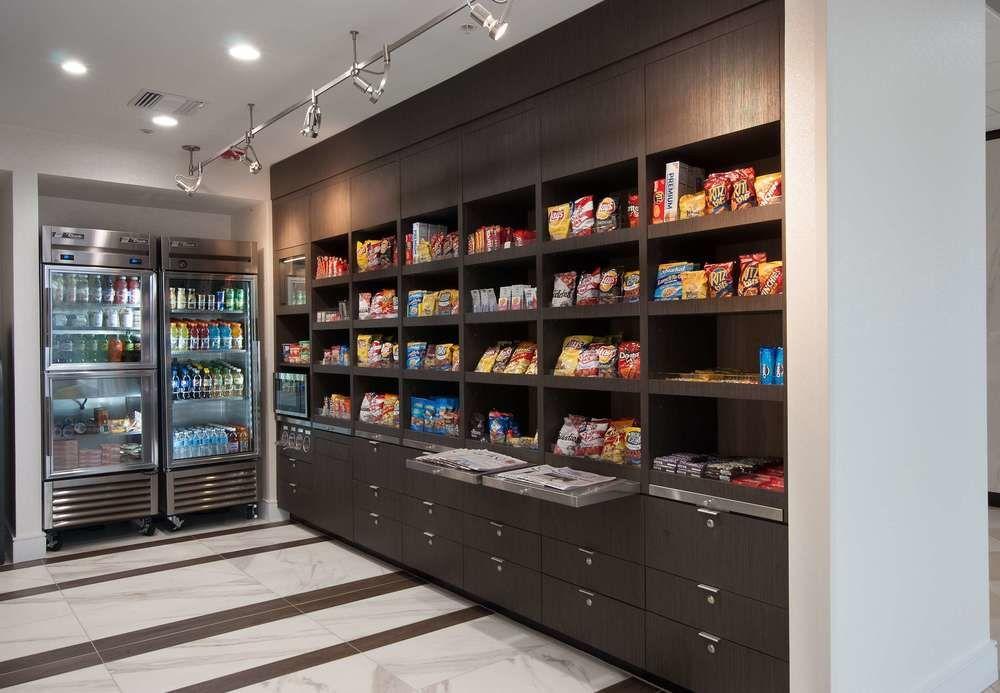 Отель Courtyard Miami Coral Gables Экстерьер фото