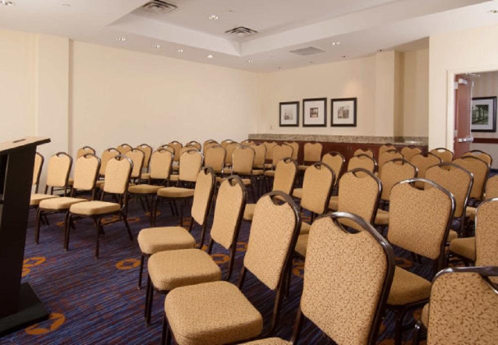 Отель Courtyard Miami Coral Gables Экстерьер фото