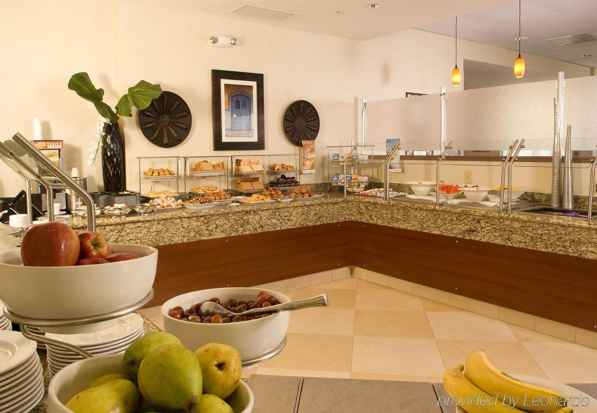 Отель Courtyard Miami Coral Gables Ресторан фото
