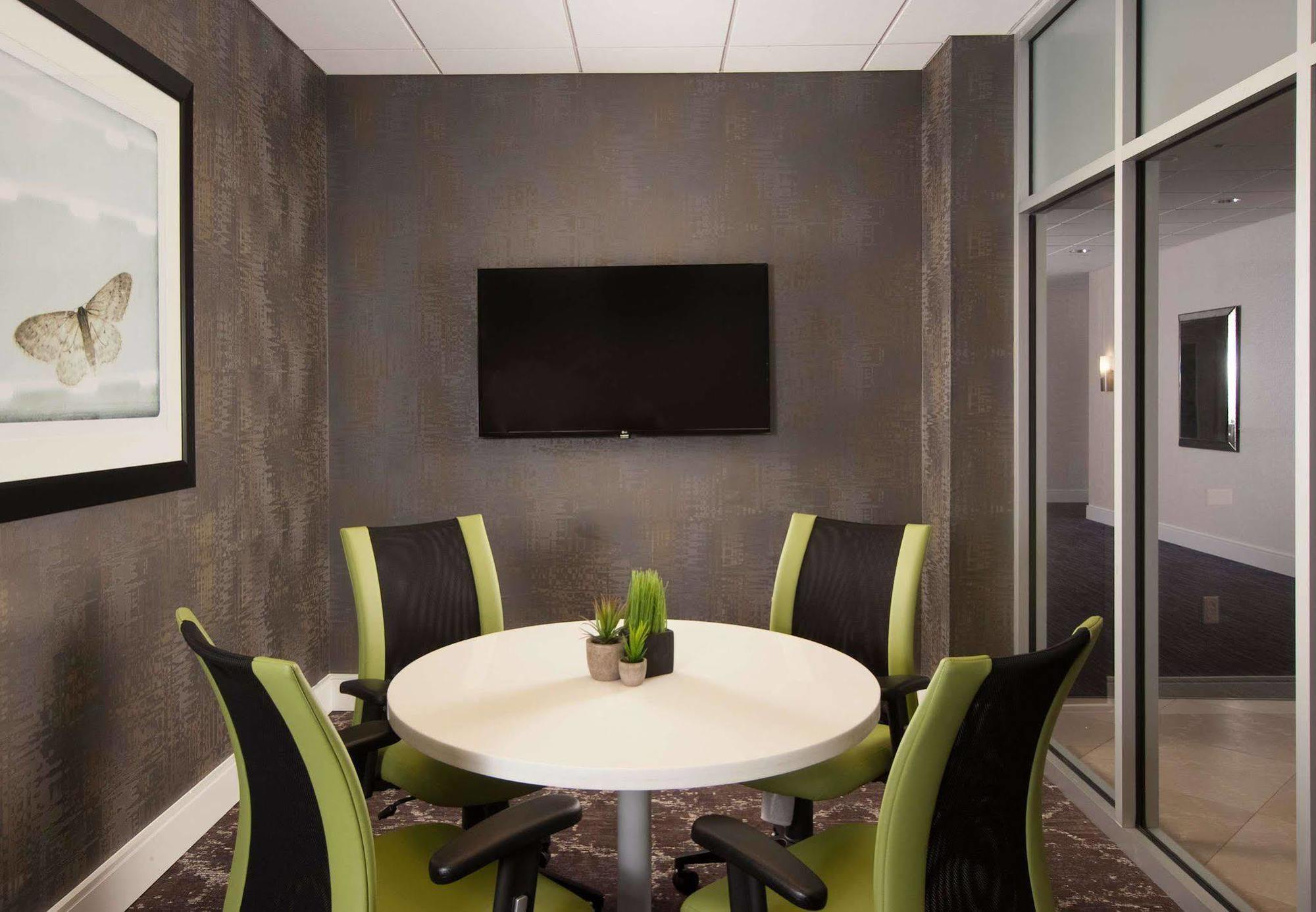 Отель Courtyard Miami Coral Gables Экстерьер фото